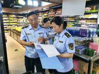 创建国家食品安全示范城市--漯河市市场监督管理局源汇分局督导检查在行动